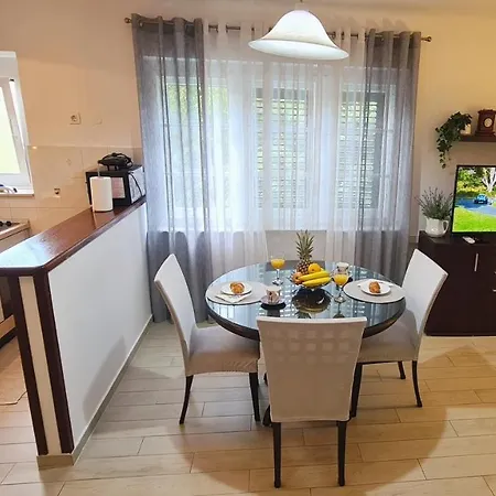 Sara Poljud ספליט